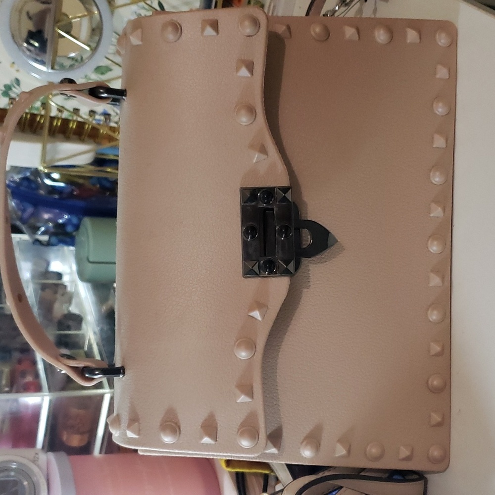 Light pink jelly stud bag